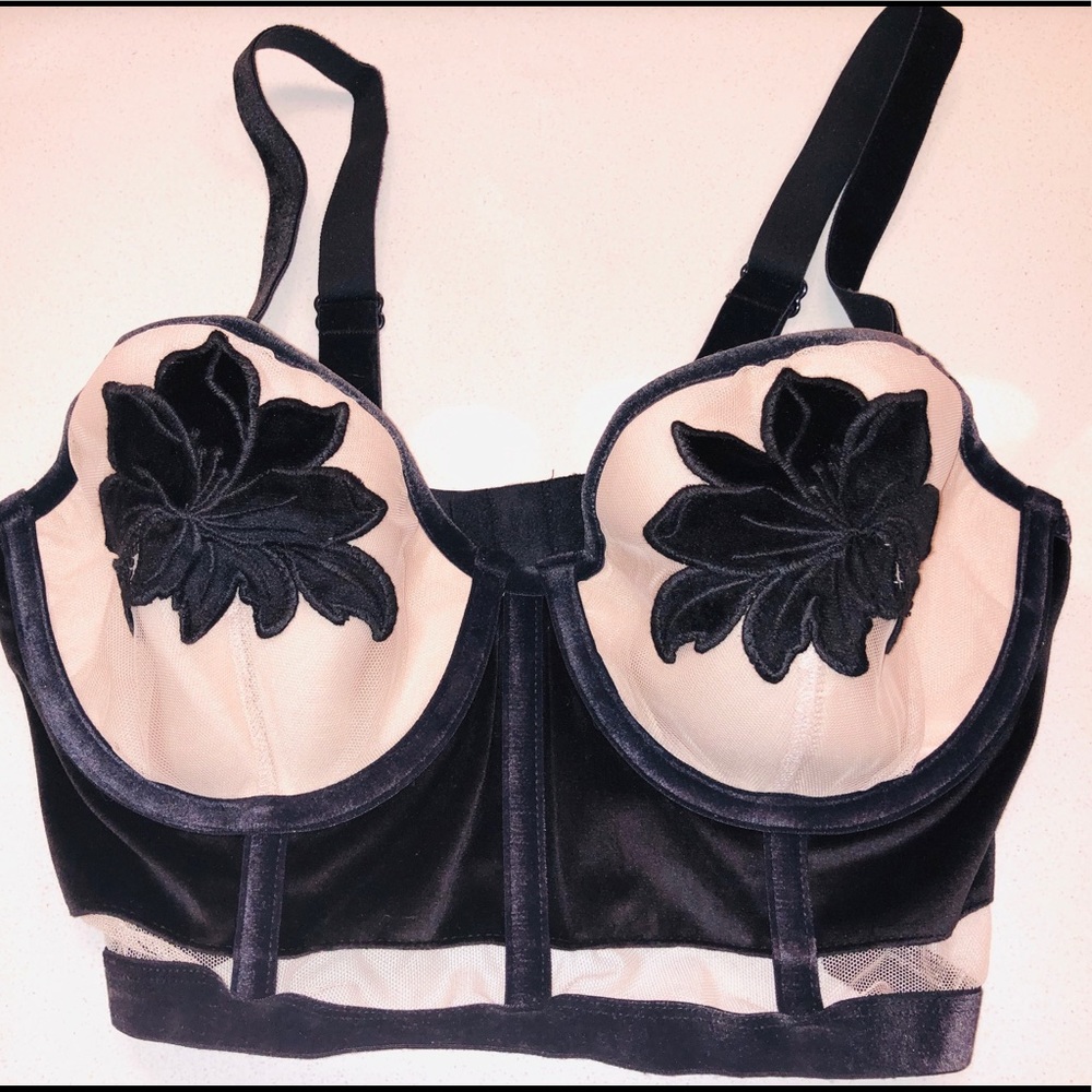 VS Black & Tan Sexy Long lined bra NWOT